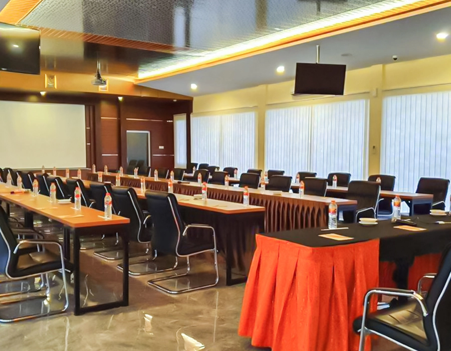 Haruman Meeting Room - round table
